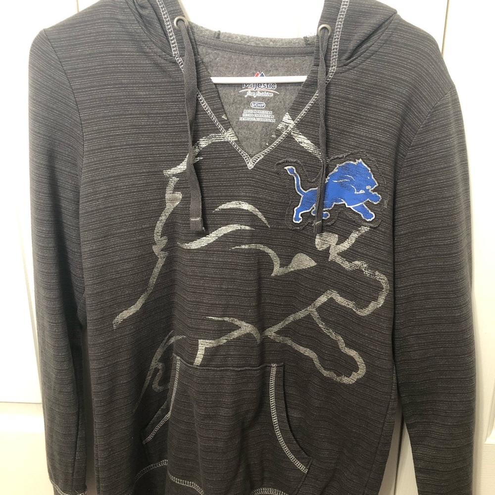 V neck lions hoodie